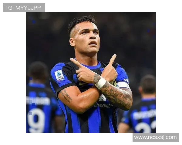 历史百大足球球星排行榜盘点与回顾经典传奇球员的巅峰时刻